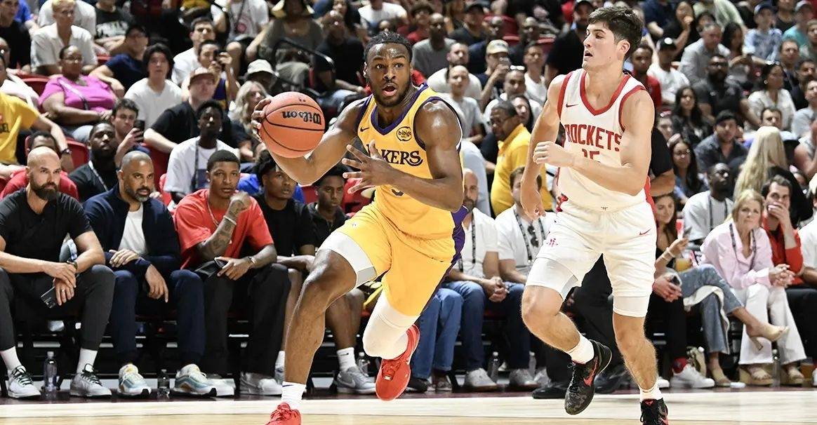 包含球队实力对决,赛场火爆气氛达顶峰的词条 包含球队实力对决,赛场火爆气氛达顶峰的词条