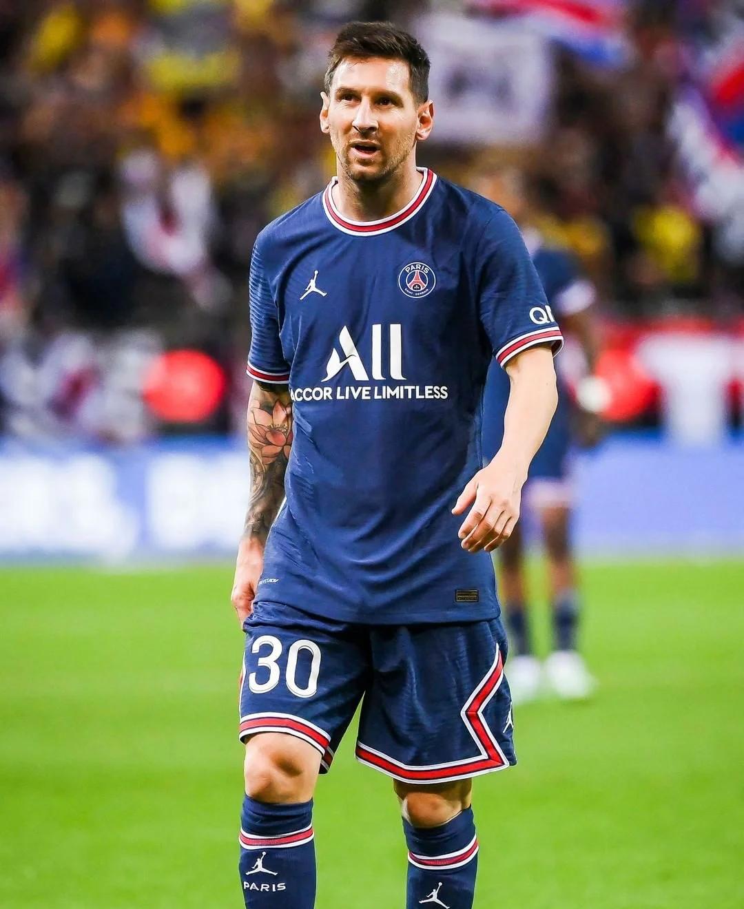 梅西帽子戏法领衔巴黎圣日耳曼4-0大胜蒙彼利埃的简单介绍